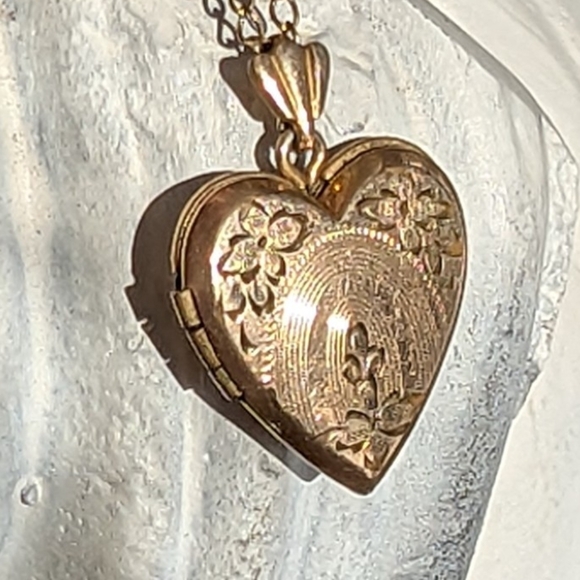Antique Jewelry - Precious 12K GF Antique Heart Locket Necklace